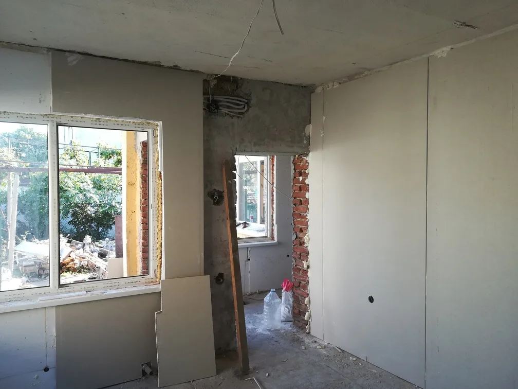 Стени с лепен гипсокартон